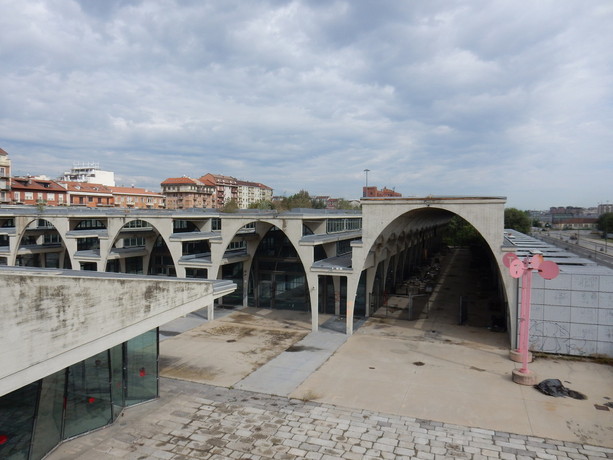 Per l'ex Moi un rilancio a metà: piscine e palestre a Nord mentre le arcate Sud andranno a bando Per l'ex Moi un rilancio a metà: piscine e palestre a Nord mentre le arcate Sud andranno a bando