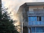 Incendio in via Galileo Galilei, stabile ancora inagibile: Vigili del Fuoco al lavoro fino a mezzanotte Incendio in via Galileo Galilei, stabile ancora inagibile: Vigili del Fuoco al lavoro fino a mezzanotte