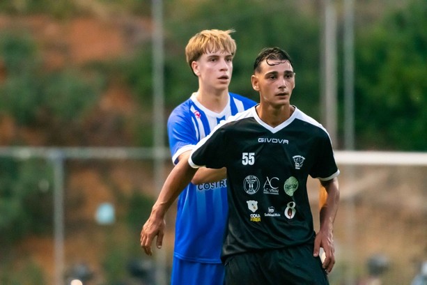 Calcio. Ceriale - Albingaunia è biancoblu, l'amichevole del Merlo decisa nel finale