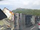 Incidente sull'A10 a Celle, un camion si ribalta e perde il gasolio: traffico in tilt (FOTO)