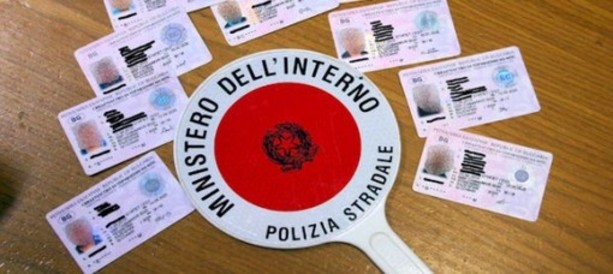 Punti della patente recuperati senza aver frequentato i corsi: nei guai autoscuola torinese