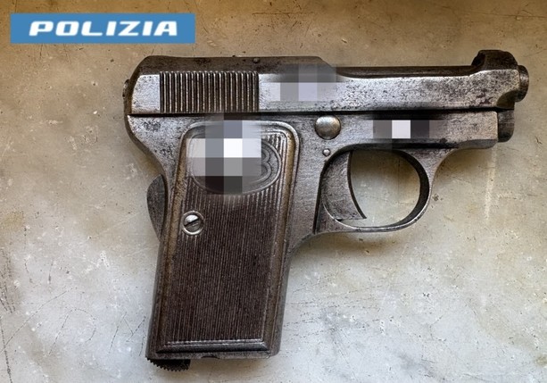 Agguato con pistola a Chivasso, arrestate 2 persone per tentato omicidio con metodo mafioso Agguato con pistola a Chivasso, arrestate 2 persone per tentato omicidio con metodo mafioso