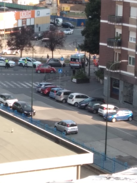 Ancor un pedone investito nello stesso punto di corso Orbassano: "Ennesimo incidente, vanno eliminate le strisce pedonali" Ancor un pedone investito nello stesso punto di corso Orbassano: "Ennesimo incidente, vanno eliminate le strisce pedonali"