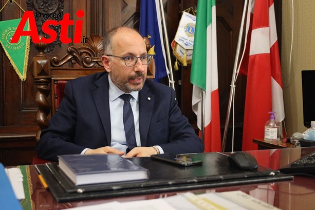 Insulti e minacce sui social ai danni del sindaco Rasero. Il Comune di Asti sarà parte civile nel processo