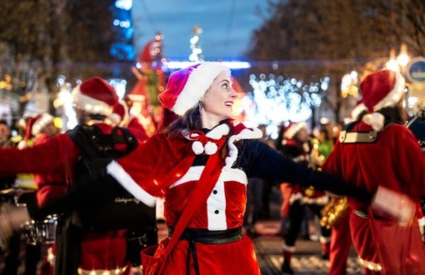 Nizza si prepara alla grande festa: il 6 dicembre torna la parata di Natale Nizza si prepara alla grande festa: il 6 dicembre torna la parata di Natale