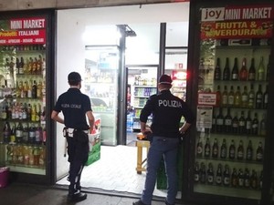 Minimarket sotto la lente della Polizia Locale, 24 denunce a Mirafiori nel 2025 Minimarket sotto la lente della Polizia Locale, 24 denunce a Mirafiori nel 2025