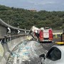 Camion ribaltato sull'A10: riapre l'autostrada tra Albisola e Celle, il camionista ricoverato in codice giallo