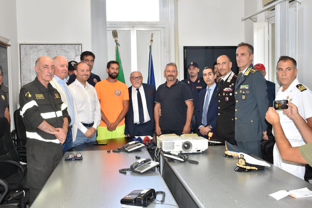Ritrovato vivo il piccolo Allen: il Prefetto &quot;Abbiamo dimostrato che lavorando tutti insieme si raggiungono i risultarti&quot; (Foto e Video)
