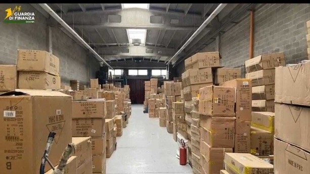 Operazione "China Express", maxi frode fiscale da 1,5 miliardi di euro: smantellata una rete di fatture false Operazione "China Express", maxi frode fiscale da 1,5 miliardi di euro: smantellata una rete di fatture false