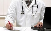 Neurochirurgo a processo per violenza sessuale: il tribunale nomina due periti