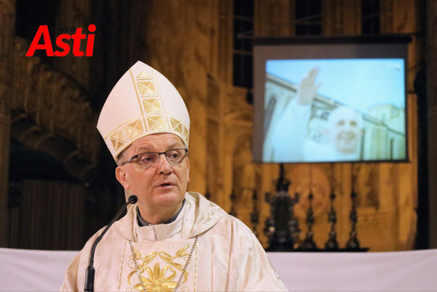 Asti piange il suo Papa: folla commossa in Cattedrale per l’ultimo saluto a Francesco [FOTO E VIDEO]