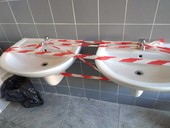 Ennesimo scempio alla Tesoriera, i soliti vandali devastano i bagni [VIDEO]