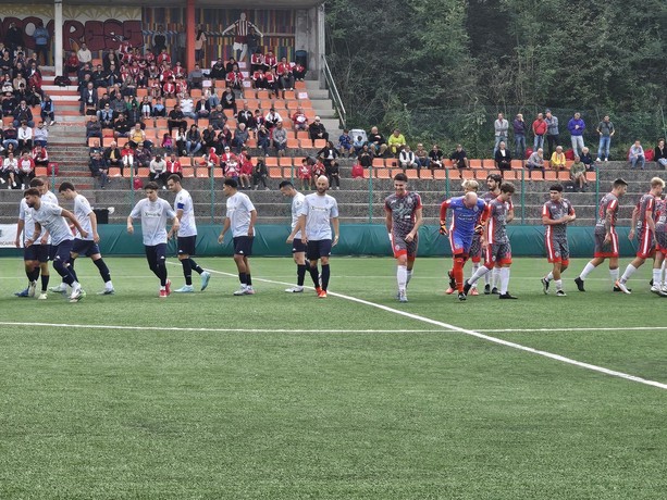 Calcio. Eccellenza: Carcarese-Pietra Ligure giocano d'anticipo, la webcronaca dal &quot;Corrent&quot; (LIVE)
