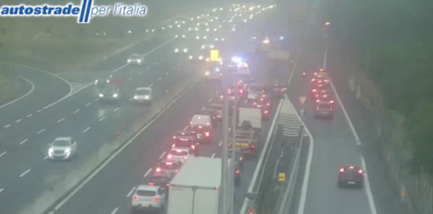 Incidente e code sull'A8 dopo le 18. Soccorso un 46enne