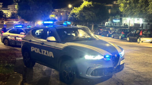 Maxi operazione della Polizia: nel savonese tre arrestati, sequestrati 1.2 kg di droga, un coltello e un fucile ad aria compressa