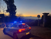 Danneggia dehor e decorazioni natalizie nel centro di Bra: allontanato per tre anni Danneggia dehor e decorazioni natalizie nel centro di Bra: allontanato per tre anni