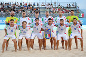 Beach Soccer. L'Italia parte al meglio con la Danimarca, subito a segno Samuele Sassari