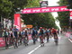 Giro d'Italia, Tim Merlier primo all'arrivo sul traguardo di Fossano [FOTOGALLERY]
