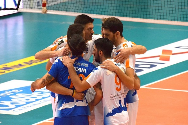 Volley A2/M: Vbc Synergy Mondovì-Bcc Castellana Grotte 0-3, coach Barbiero: "Complimenti ai nostri avversari, anche se noi potevamo fare qualcosa in più" (VIDEO) Volley A2/M: Vbc Synergy Mondovì-Bcc Castellana Grotte 0-3, coach Barbiero: "Complimenti ai nostri avversari, anche se noi potevamo fare qualcosa in più" (VIDEO)