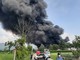 Incendio sotto controllo a Roletto, ma ci vorranno ancora ore di lavoro dei Vigili del fuoco