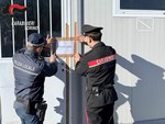 Abusi edilizi nel campo nomadi: scoperti due alloggi illegali, 5 denunciati [VIDEO]