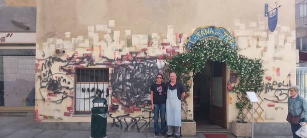 Vandalizzata la facciata del ristorante di Borgo Dora: &quot;Un atto di stupidità&quot;