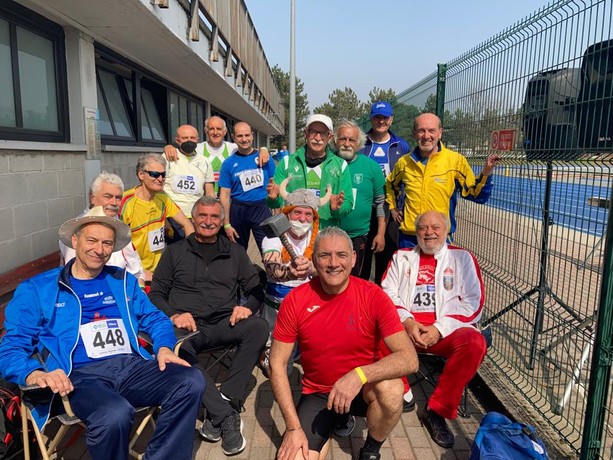 «Atleti da tutt'Italia, sfida all'ultimo lancio. Gli ottantenni i più competitivi, ma poi tutti amici con il sesto tempo». FOTO E VIDEO «Atleti da tutt'Italia, sfida all'ultimo lancio. Gli ottantenni i più competitivi, ma poi tutti amici con il sesto tempo». FOTO E VIDEO