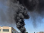 Rivalta di Torino, incendio nella zona industriale Pasta: vigili del fuoco in azione