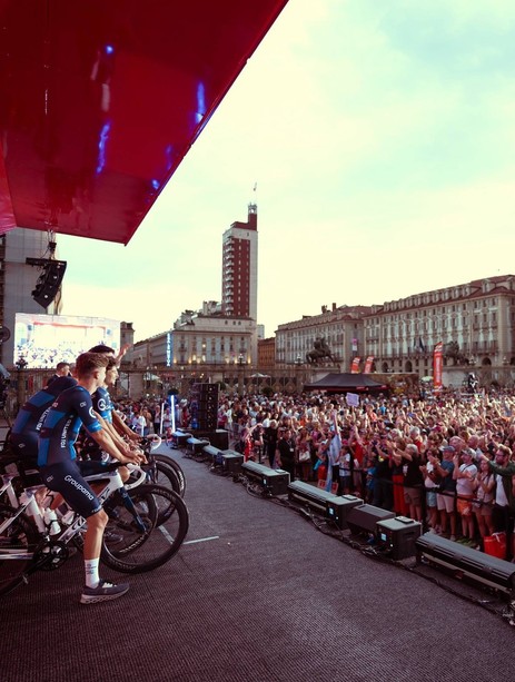 &quot;A Tutta Vuelta&quot; in Granda, ma la domenica riserva un vasto programma tra Fiere ed eventi
