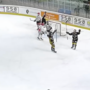 Mastini, cinquanta tiri non bastano per chiuderla prima dell'overtime: di Makinen la zampata decisiva (6-5). Vittoria per capitan Vanetti