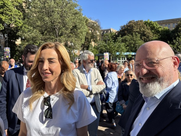 Elezioni comunali, Bonaccini a Genova per Salis: “Unità della coalizione è condizione necessaria, chi ha messo veti alle regionali ha capito la lezione”