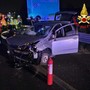 FOTO. Va a sbattere con l'auto contro le barriere di cemento dello svincolo di Gallarate dell'autostrada. Ferita una donna, in volo l'elisoccorso. Traffico bloccato