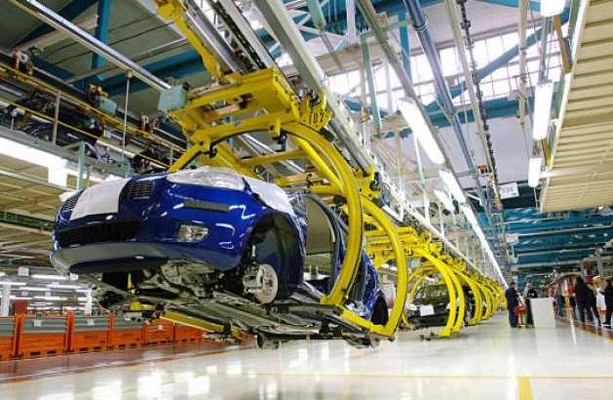 Mirafiori, la beffa della mail agli operai: "Comprate le nostre Maserati". Ma loro sono in cassa a 1100 euro al mese Mirafiori, la beffa della mail agli operai: "Comprate le nostre Maserati". Ma loro sono in cassa a 1100 euro al mese