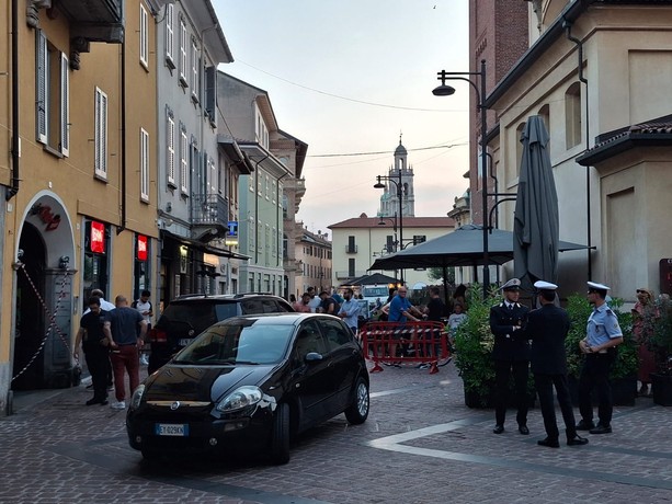 Omicidio di via Milano: rapina improbabile, possibile che la vittima conoscesse il suo aggressore