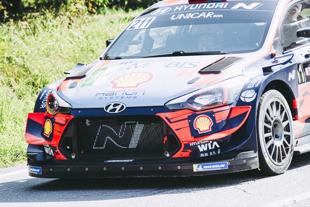14° Rally di Alba, Thierry Neuville si aggiudica la classifica dei "big"