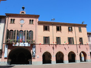 Ad Alba il Comune prende in carico i bandi per l’assistenza all’autonomia: “Così il servizio partirà prima”