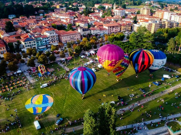 A SPASSO NEL WEEKEND. Dalla festa di San Vittore a Varese allo spettacolo delle mongolfiere di Angera: un ponte del 1° Maggio da non perdere