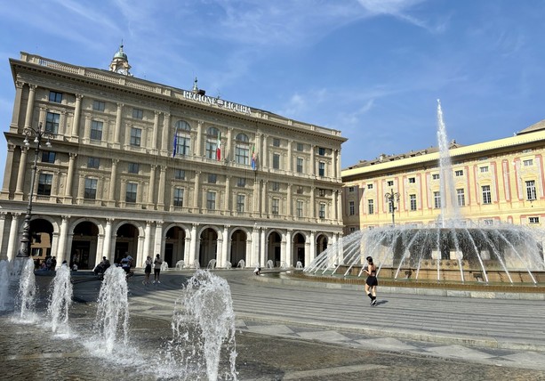 Il consiglio dà il via libera al  Documento di economia e finanza regionale, ma mancano le linee guida del Governo