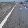Due auto carbonizzate dopo un tamponamento nella notte sulla Torino-Pinerolo: un uomo muore tra le fiamme