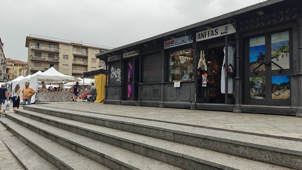 Piazza Colombo, ok dell'amministrazione: il chiosco comunale verso la rimozione per eventi e sicurezza