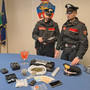Calamite attaccate al paraurti per nascondere la cocaina: 27enne arrestato dai Carabinieri di Alba