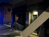 FOTO. Un altro bancomat fatto esplodere nella notte, paura a Samarate. Bloccata anche la viabilità FOTO. Un altro bancomat fatto esplodere nella notte, paura a Samarate. Bloccata anche la viabilità