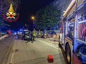 FOTO. Violento schianto tra due auto in via Rodari: due persone portate al pronto soccorso