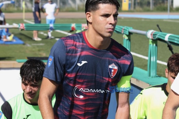 Calcio | Vado, capitan Bondioli si veste da pompiere: "Non è successo nulla, concentriamoci sulla partita contro la Cairese"