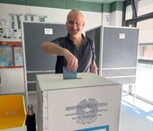 ELEZIONI COMUNALI / Sette Comuni sui diciannove in cui si sta ancora votando sanno già chi sarà il loro sindaco ELEZIONI COMUNALI / Sette Comuni sui diciannove in cui si sta ancora votando sanno già chi sarà il loro sindaco