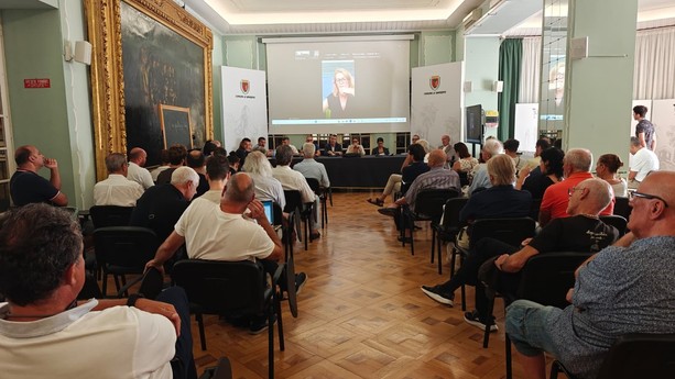 Aurelia Bis, scintille in commissione: l'opposizione attacca la maggioranza. “Confusione e mancanza di progettualità” (Foto) Aurelia Bis, scintille in commissione: l'opposizione attacca la maggioranza. “Confusione e mancanza di progettualità” (Foto)