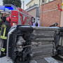 FOTO. Paura a Fagnano Olona, auto si ribalta dopo un incidente FOTO. Paura a Fagnano Olona, auto si ribalta dopo un incidente