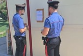 Giovane torinese aggredito con un cartello stradale ad Andora: momenti di paura