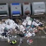Cassonetti rovistati e marciapiedi trasformati in discarica: “Qui in Barriera è una vergogna” Cassonetti rovistati e marciapiedi trasformati in discarica: “Qui in Barriera è una vergogna”