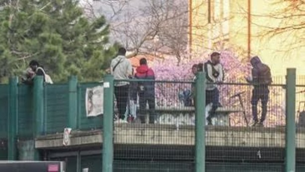 Un lettore ci scrive: &quot;Ai giardini Maiocco si spaccia ancora, purtroppo oggi è un luogo da evitare&quot;